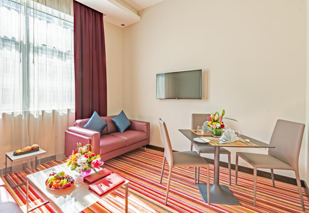 Gravity Hotel Абу-Даби Экстерьер фото