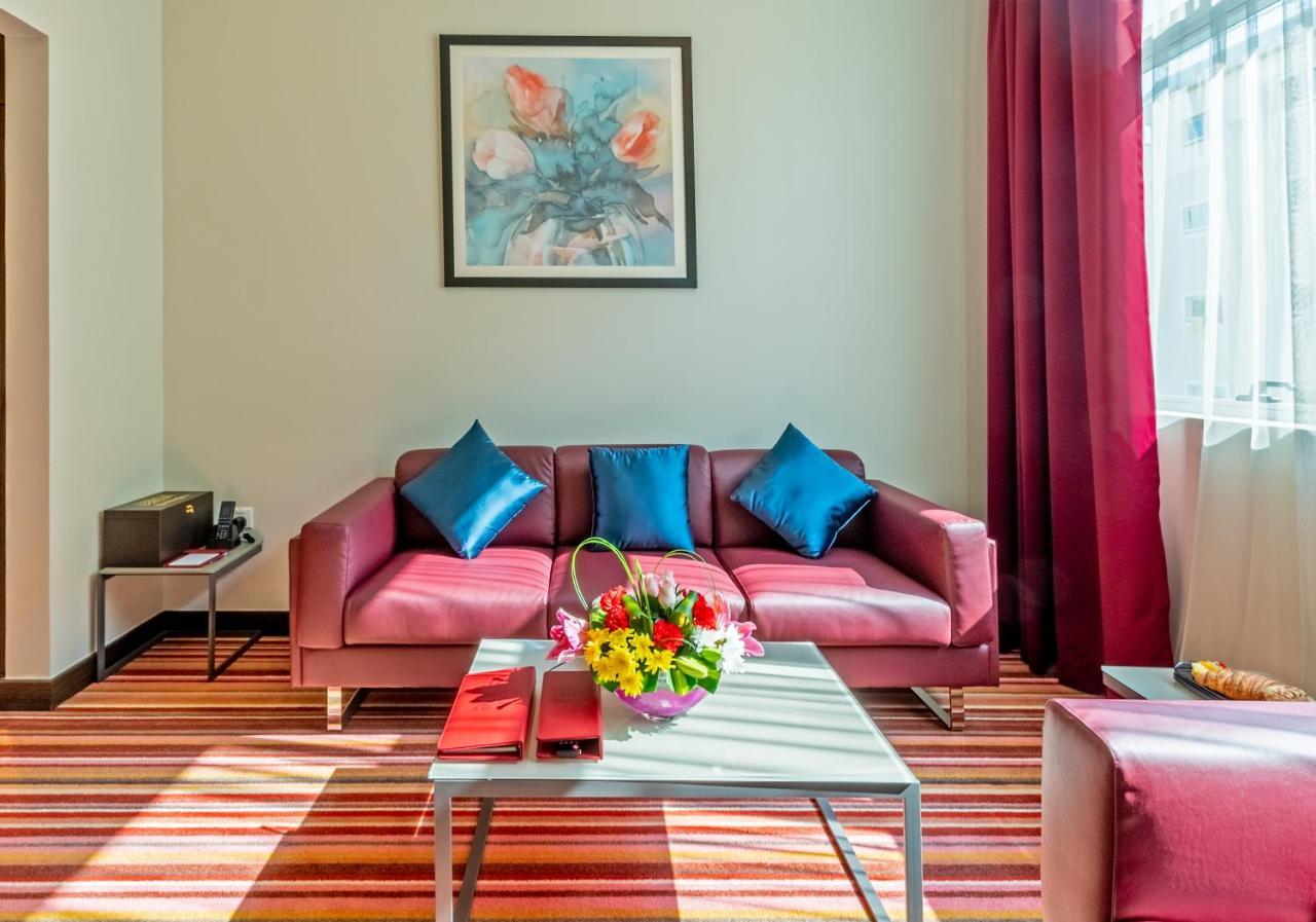 Gravity Hotel Абу-Даби Экстерьер фото